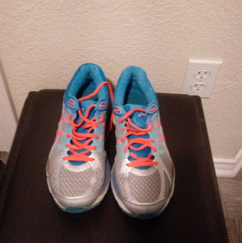 Ascics Size 6 1/2